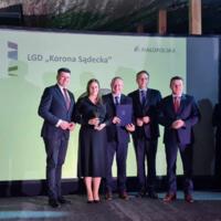 Marszałek Łukasz Smółka, wiceprzewodniczący sejmiku Wojciech Skruch, radny wojewódzki Piotr Dziurdzia, Prezes LGD Marcin Bulanda, Dyrektor Biura Anna Olszewska